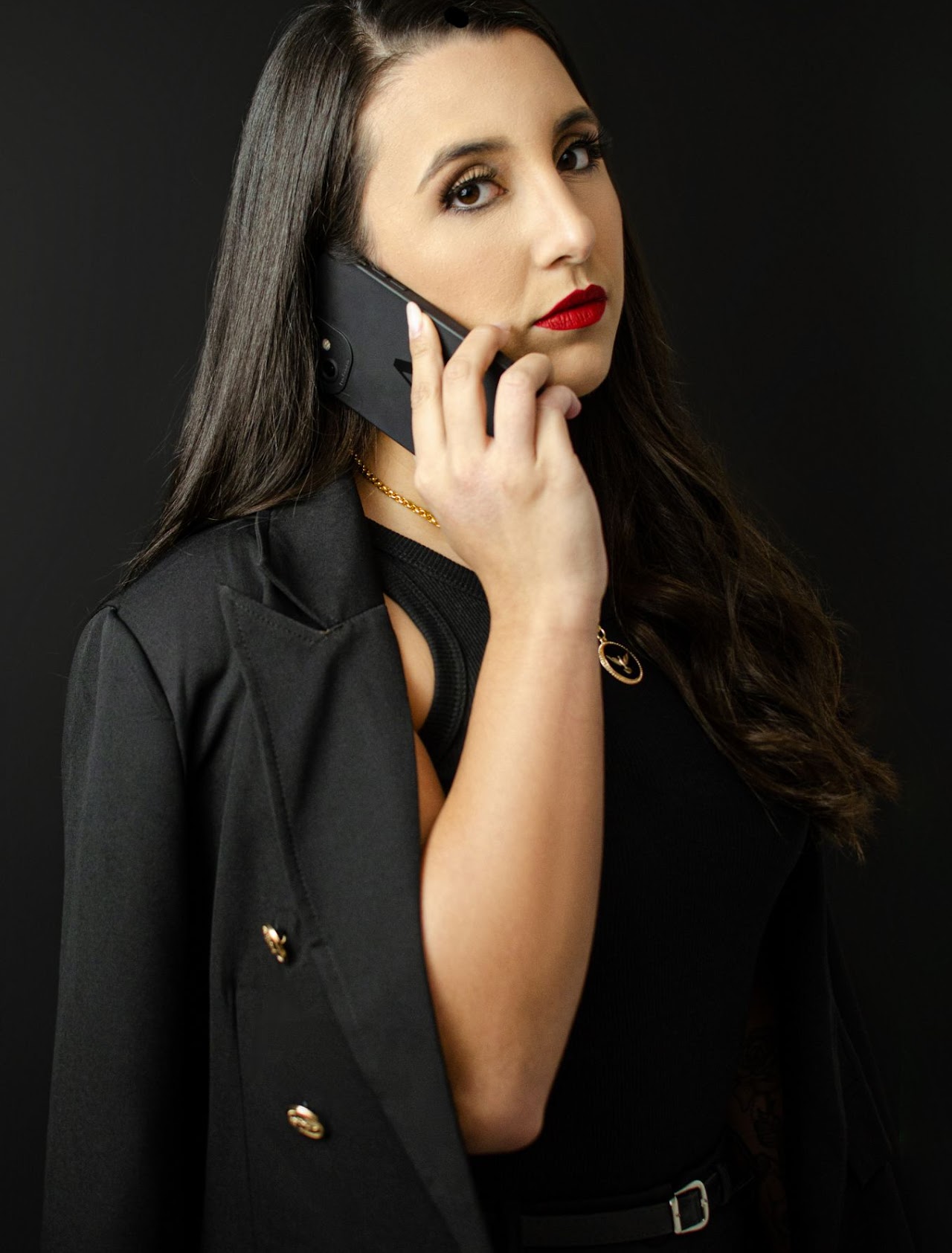 Dra. Amábile Mendes — Advogada Criminalista